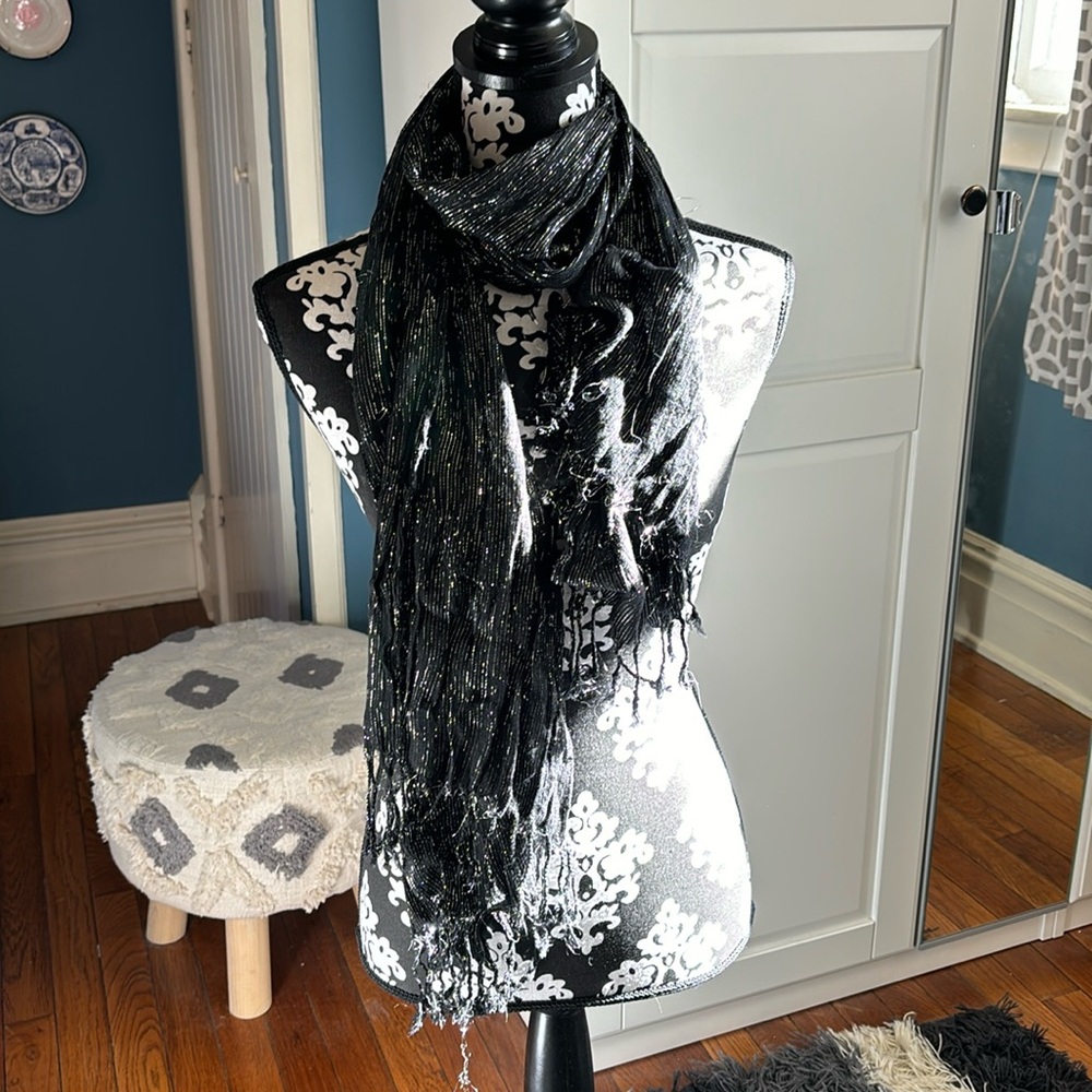 Scarf black and silver